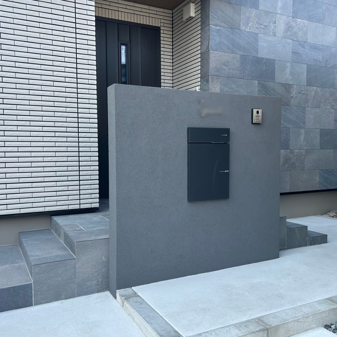 機能門柱　ジョリパット仕上げ　外構