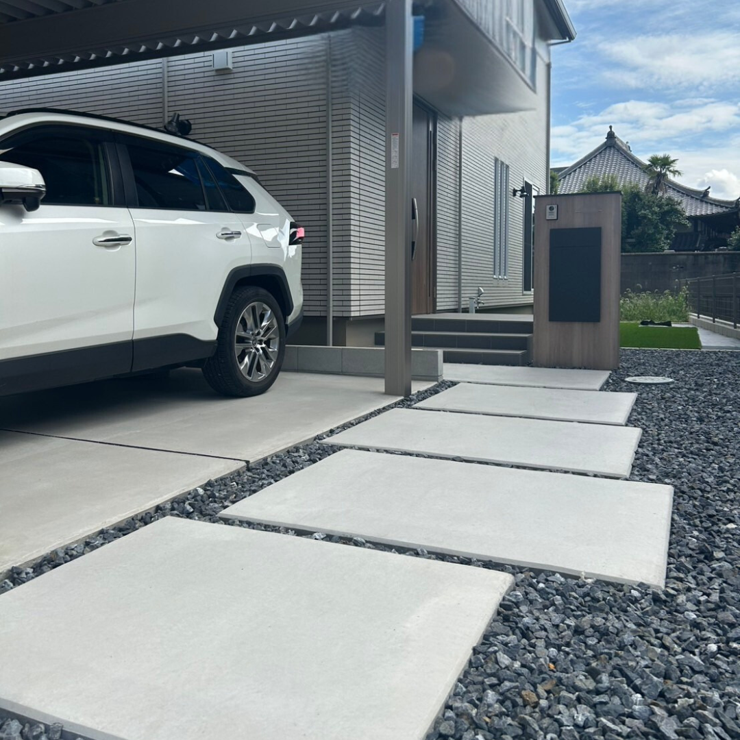 機能門柱　宅配ボックス　施工事例　土間コンクリート　カーポート　アプローチ施工　砕石