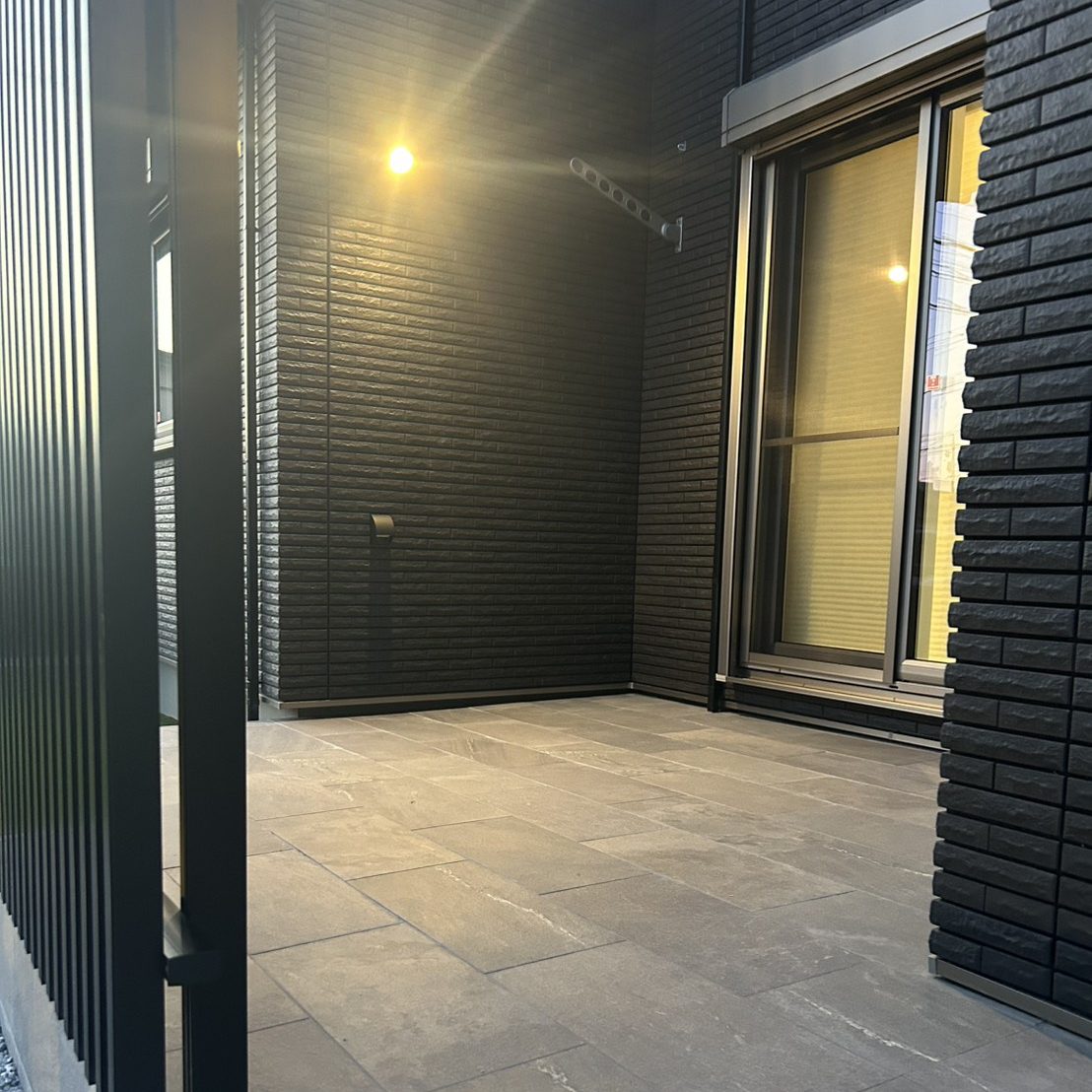 施工事例　インナーバルコニー　目隠しフェンス　外構工事