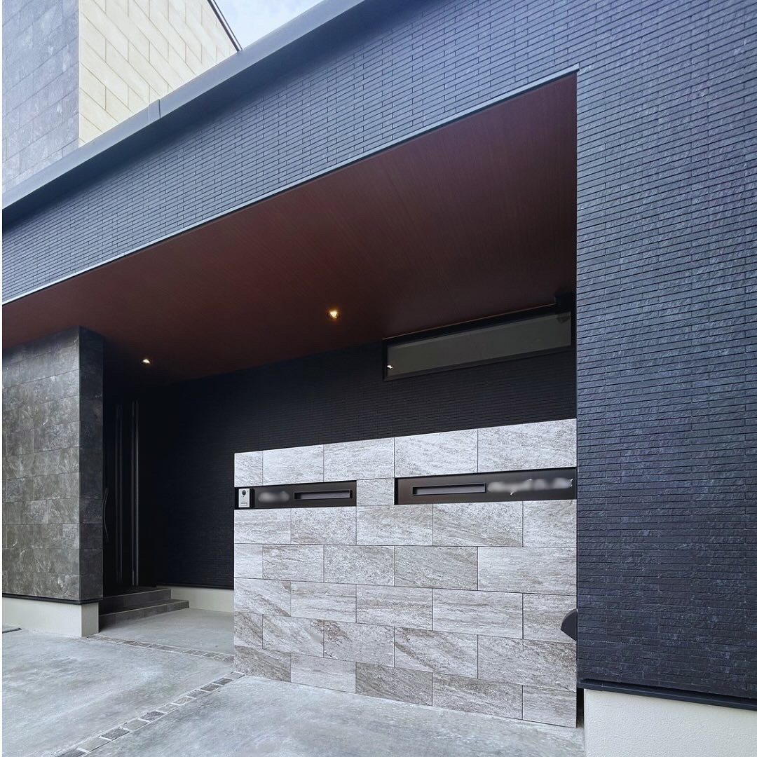 機能門柱　タイル門柱　施工事例　エクステリア工事　外構工事　 門柱