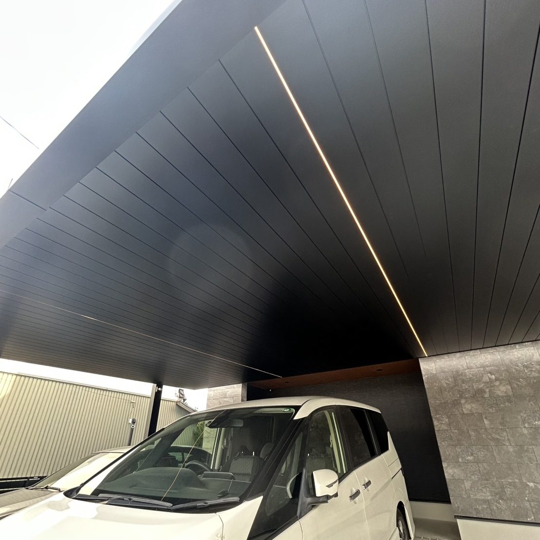 カーポート施工　外構工事　エクステリア工事　施工事例　ライト付きカーポート　カーポート三台用