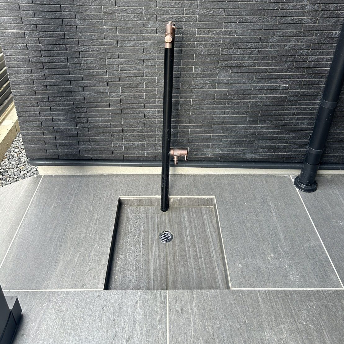 施工事例　立水栓　インナーバルコニー　スマート立水栓　シンプル　外構工事　エクステリア工事